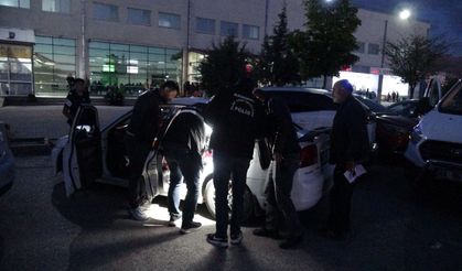 İki grup arasında silahlı ve bıçaklı kavga: 1 yaralı, 2 gözaltı