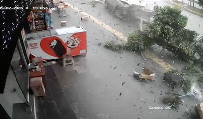 Kırmızı ışık ihlali yapan otomobil ortalığı savaş alanına çevirdi