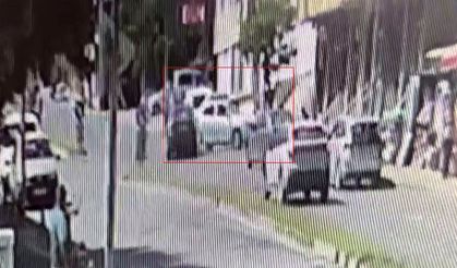Büyükçekmece’de ehliyetsiz sürücü durağa daldı: 1 ağır yaralı
