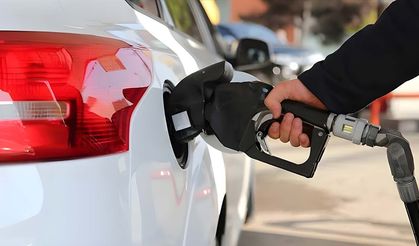 Gece yarısı tabelalar değişti: Motorine zamların ardından indirim geldi