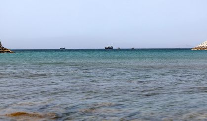 Hürmüz Boğazı’ndan geçen tankerin yakınında patlama sesleri duyuldu