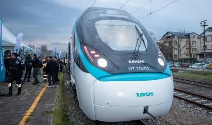 Milli elektrikli hızlı tren kendi hız rekorunu kırdı: Saatte 250 kilometreye ulaştı