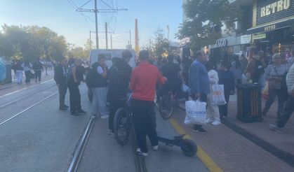 Eskişehir’de scooter ile araç çarpıştı