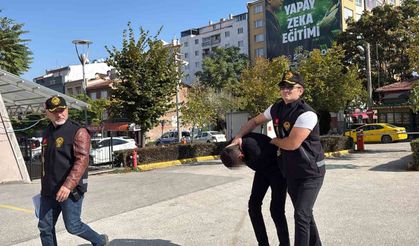 Eskişehir’de öğrenciye zorla tespih satan şüpheliye ev hapsi