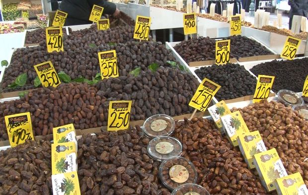 Ramazan Ayı'nın yaklaşmasıyla hurma ve helva satışları yoğunlaştı