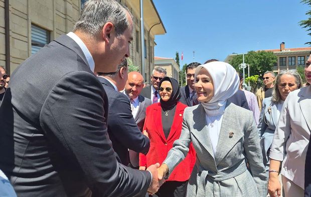 Aile ve Sosyal Hizmetler Bakanı Göktaş'tan Eskişehir Valiliği'ne ziyaret