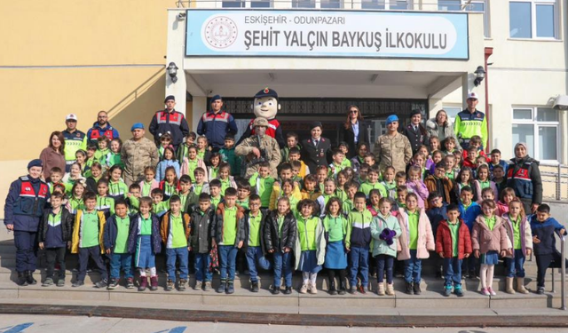 Eskişehir jandarma ekiplerinden ilkokul ziyareti