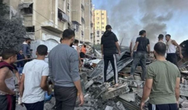 İsrail, Gazze’de hastaneyi vurdu: 15 ölü