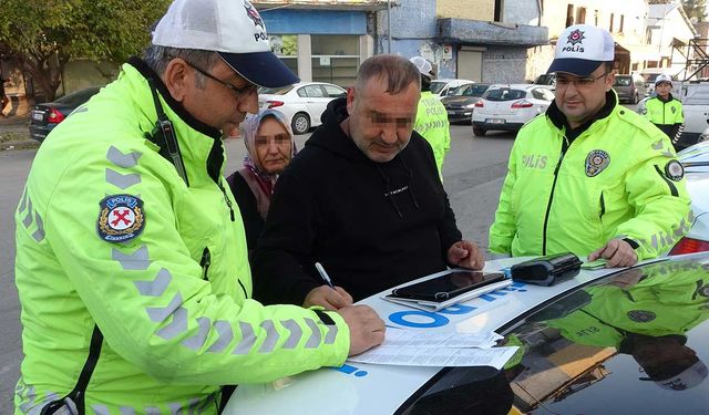 Trafik cezasından kurtulmak için "platinim var" savunması