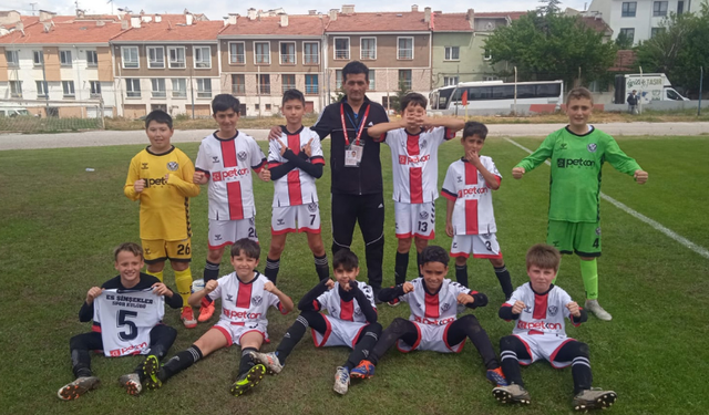 Es Şimşekler'in minikleri durdurulamıyor 2-1