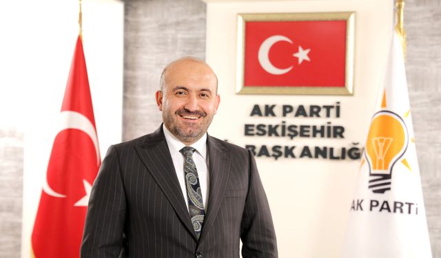 Gürhan Albayrak: “Eskişehir ya gelişimi seçecek ya da kısır döngüde kalacak”