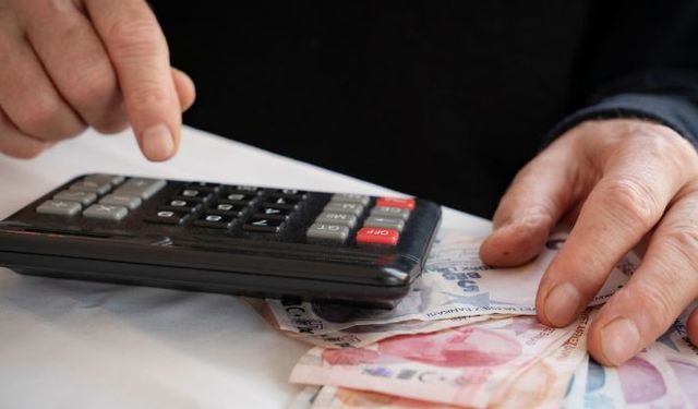 Emekli ve memurun zam hesabı netleşiyor: Kritik tablo masada