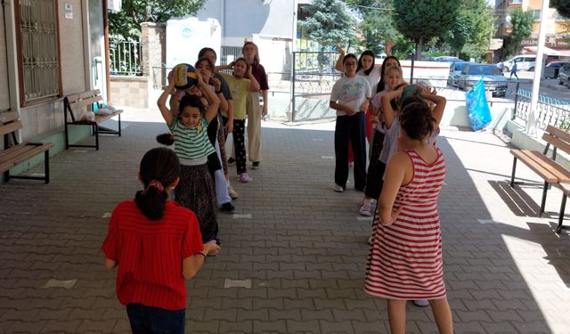 Minik Yüreklerle spor coşkusu
