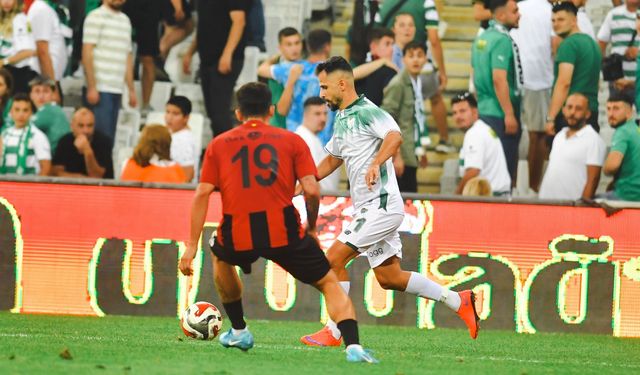 Sağ taraftan yüklendiler