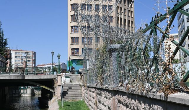 Eskişehir'de Porsuk kenarında büyük tehlike