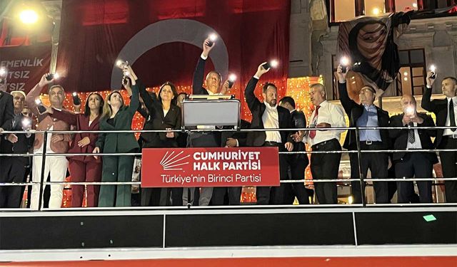 CHP Genel Başkanı Özel, Beyoğlu'ndaki mitingde konuştu