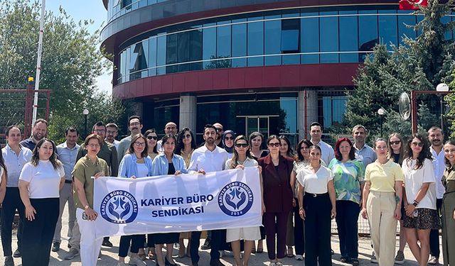 Kariyer Büro Sendikası'ndan Maaş Tepkisi: “Bu teklif kamu çalışanına yoksullaş demektir”