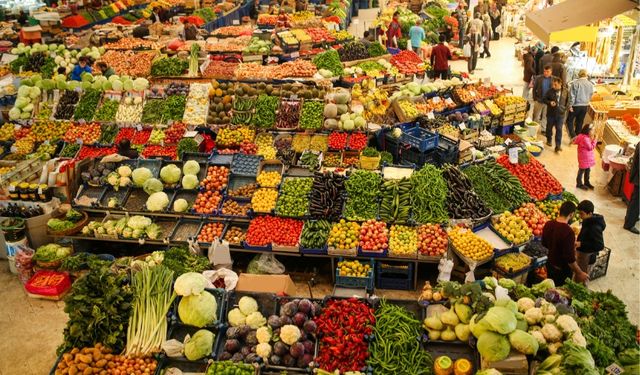 Eskişehir Pazarcılar Odası Başkanı Çiçek: “Vatandaş market yerine pazarı tercih etmeli”