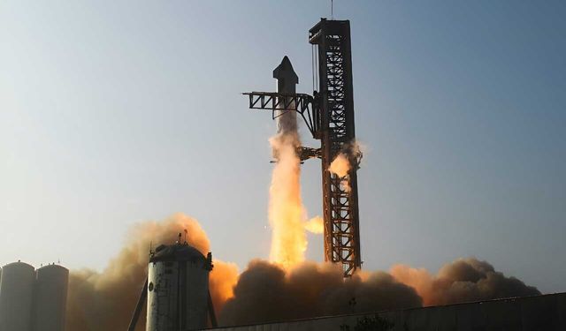 SpaceX, Starship roketinin 10’uncu test uçuşunu başarıyla gerçekleştirdi