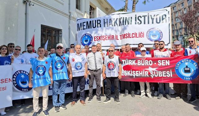 Eskişehir’de memurlar iş bıraktı: “Halaylarla hükümetin teklifini protesto ettiler”