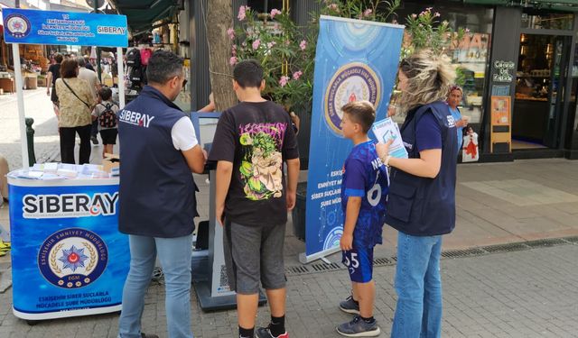 Eskişehir’de 'Siber Suçlara Karşı Farkındalık Standı' büyük ilgi gördü