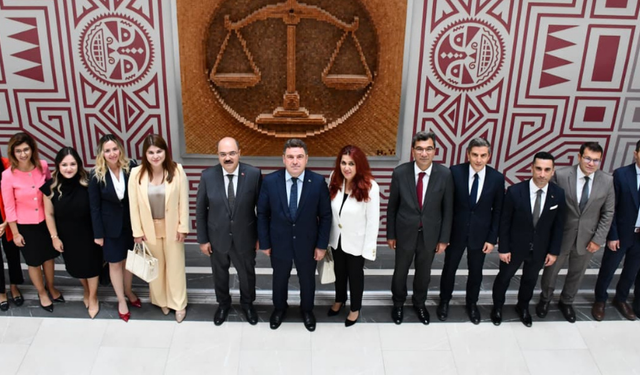 "Adalet devletimizin temel direğidir"