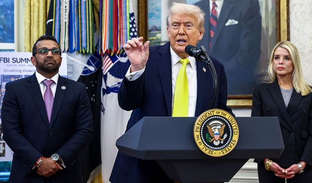 Trump, CIA'ye Venezuela'da operasyon yetkisi verdiğini doğruladı