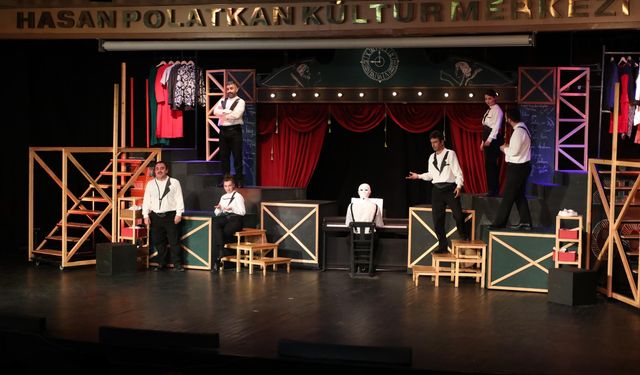 Eskişehir'de Odunpazarı Belediye tiyatrosu sezonu Aziz Nesin’le açtı