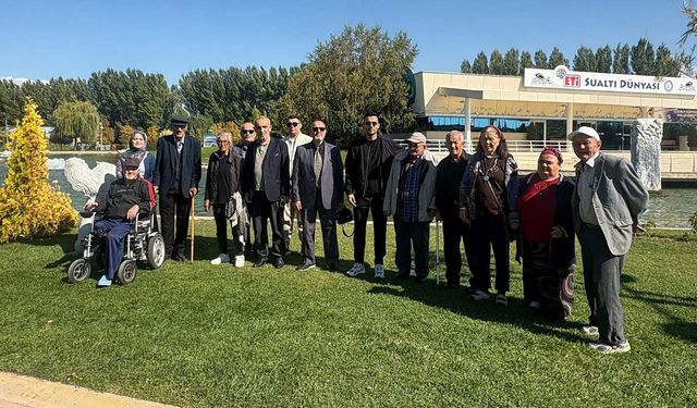 Eskişehir'de huzurevinde kalan yaşlılar için gezi düzenlendi