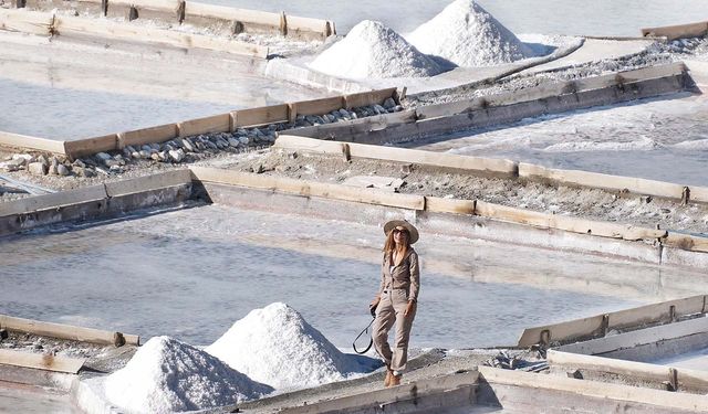Evliya Çelebi'nin övgüyle bahsettiği alanda 3 bin yıldır su ekip tuz üretiyorlar