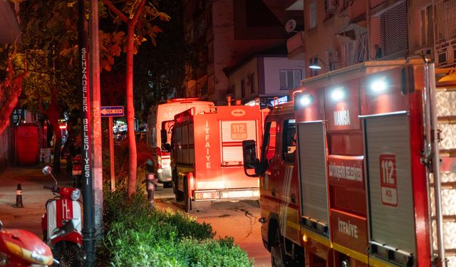Kendisinden şikayetçi olan eşine kızıp evi ateşe verdi