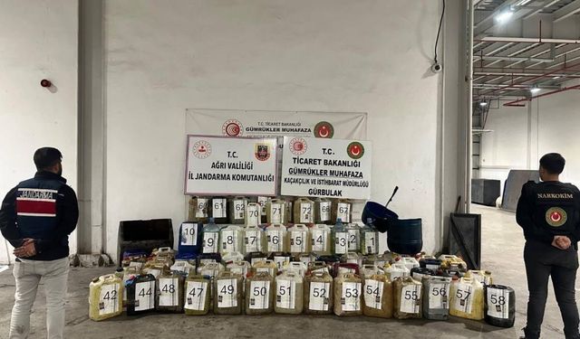 İran'dan gelen otobüste 1 ton sıvı metamfetamin ele geçirildi
