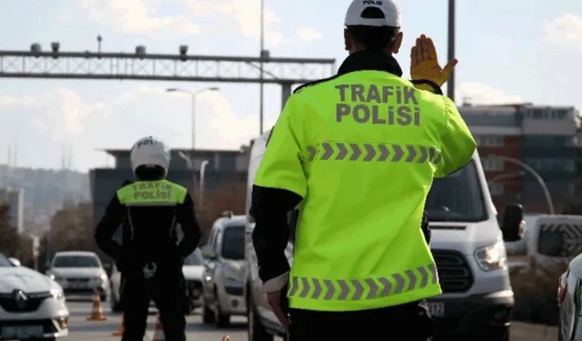 Eskişehir’de trafik denetimleri sürüyor: Yüzlerce araç trafikten men edildi!