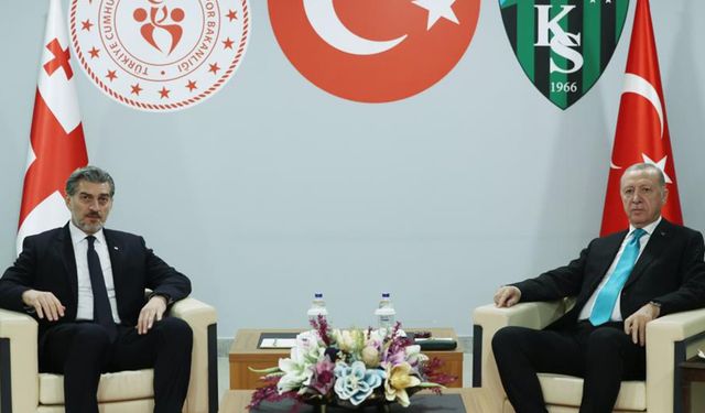 Cumhurbaşkanı Erdoğan, Gürcistan Cumhurbaşkanı Kavelaşvili ile bir araya geldis