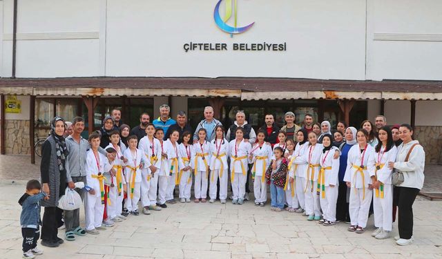 Çifteler’in minik sporcuları kuşak sevinci yaşadı