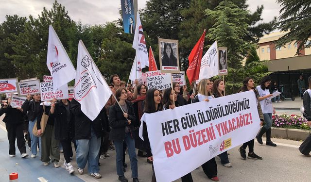 Eskişehir’de kadın cinayetlerine karşı yürüdüler: Boyun eğme, katillerden hesap sor