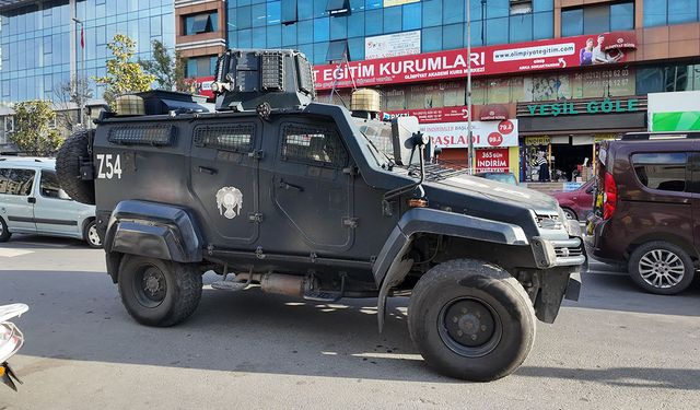 Esenyurt’ta otele el bombası atıldı