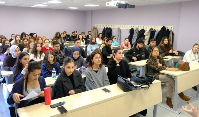 SBF’de "Yerel Yönetimlerde Sosyal Hizmet" semineri düzenlendi