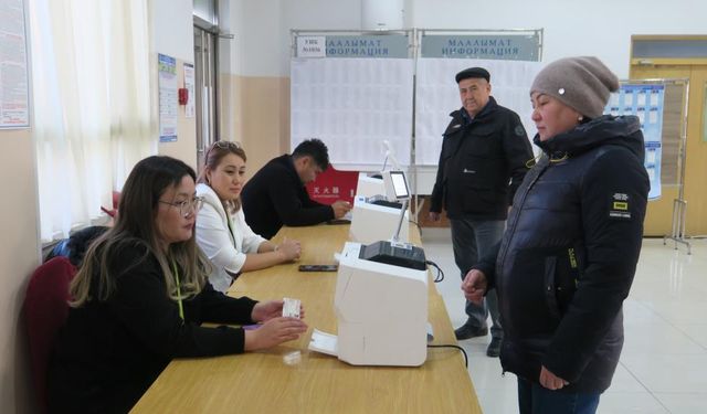 Kırgızistan’da halk sandık başında