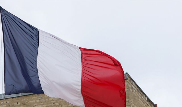 Fransa hükümeti: "İran Dışişleri Bakanı Paris’te Fransız mevkidaşı ile görüşecek"