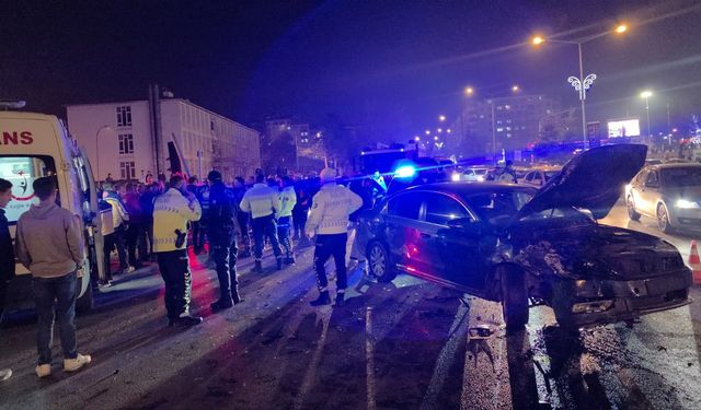 Polisten kaçarken kaza yaptı: 3 yaralı