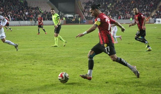 Ali Fırat Kasap: “Farklı galibiyet taraftarımız için en büyük armağan”