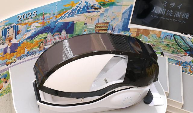 Japonya’da insanı “çamaşır gibi yıkayan” makine satışa sunuldu