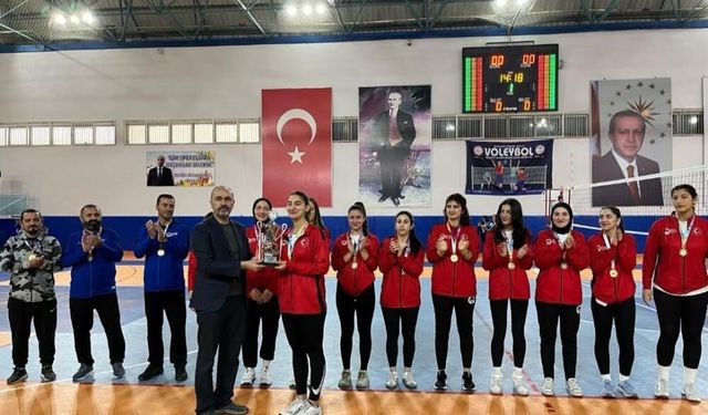 TÜSF Türkiye Voleybol Şampiyonası eleme müsabakaları tamamlandı