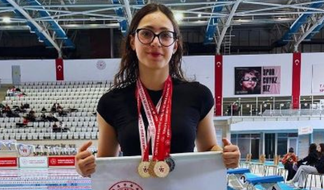 Yüzmede alkışlar Eylül'e