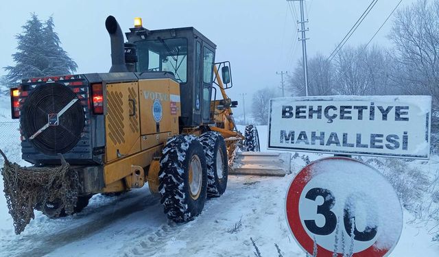 Eskişehir’de karla mücadele sürüyor: Başkan Ünlüce'den ekiplere ziyaret
