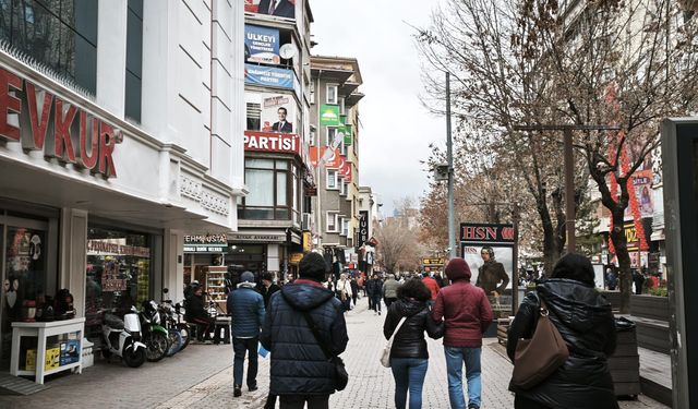 Eskişehir’de esnaf zor günler yaşıyor: “Kredi yok, destek yok, haciz var”