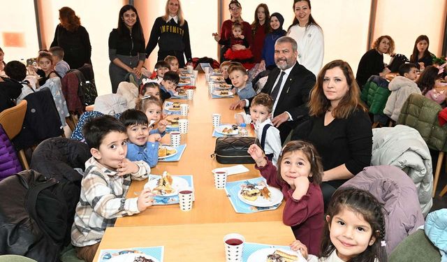 Rektör Adıgüzel miniklerle buluştu: Kreşte “bir yaş daha büyüyorum” coşkusu