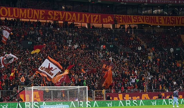 Galatasaray taraftarından istifa çağrısı!