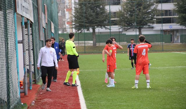 Alkışlar Ahmet Köse'ye